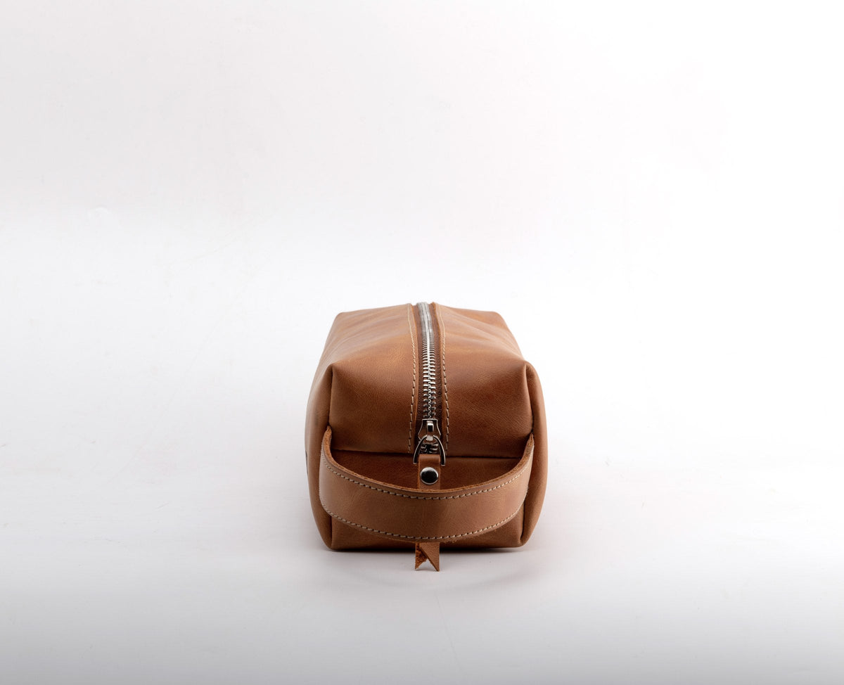 Whiskey dopp kit end view